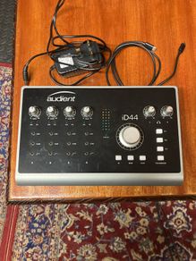 Audient ID44