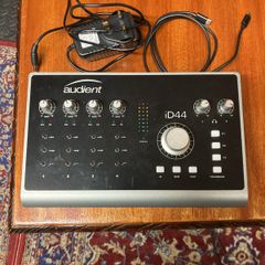 Audient ID44