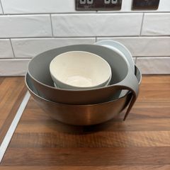 plates and bowls