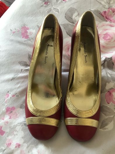 Ladies stunning Amanda smith wedges size 3