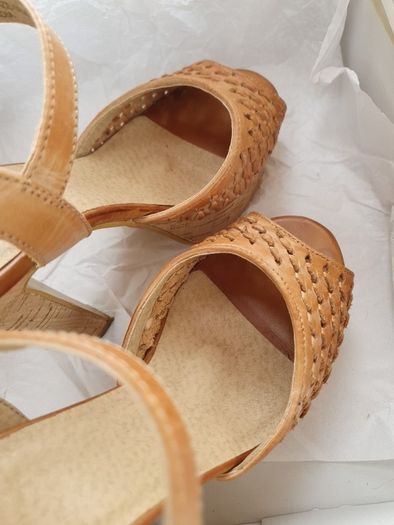 Tan cork- platform sandal
