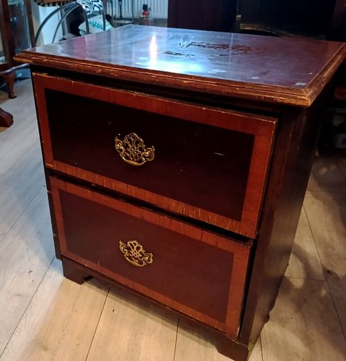 Americans of Martinsville mahogany nightstand
