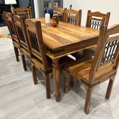Table & 8 chairs