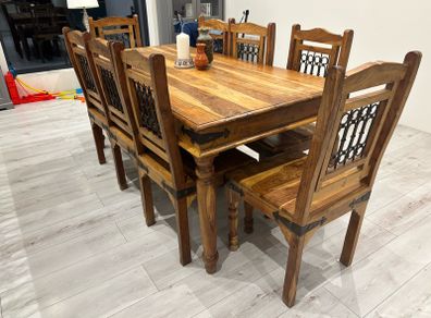 Table & 8 chairs