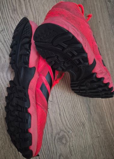 Hockey shoes (UK 4)