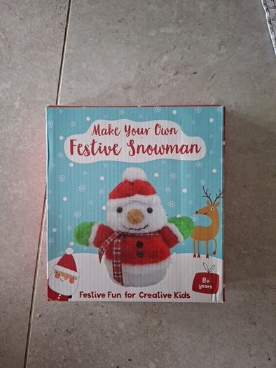 BNIB Make your own festive snowman
