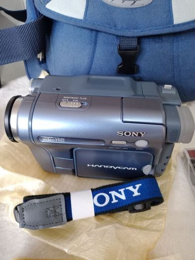 Sony Video Hi 8 Handycam with Original accessories