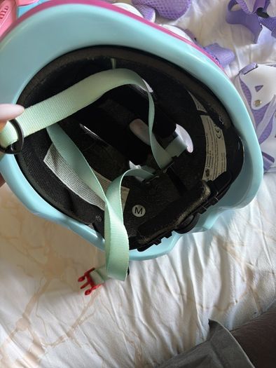 Kids Roller Skates + Full Protective Gear + Frozen Helmet