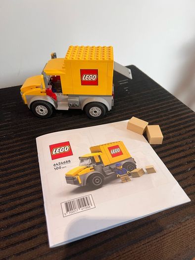 lego Deliver truck (limited edition)