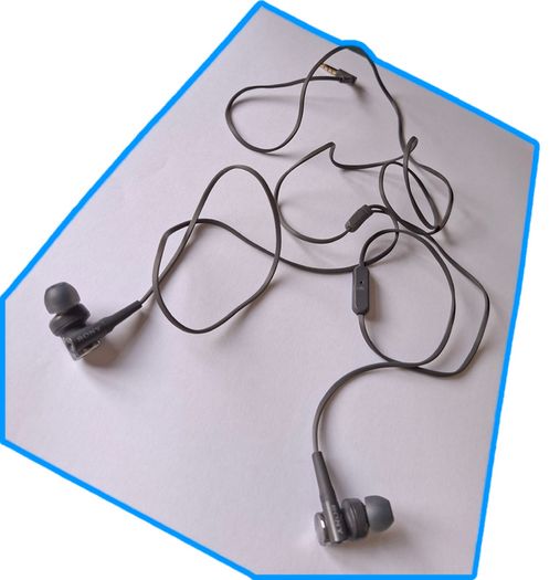 !!!URGENT SALE!!! Sony MDR-XB55 with Extra Bass & Motorola Earbuds 2 &other  headphones &3.5mm -Type C