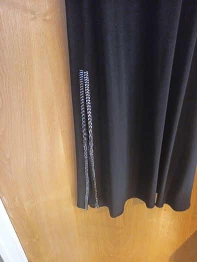 Arruba Long Black  Dress With  A Diamond V- Neckline. S.12.  New.- No Tag.