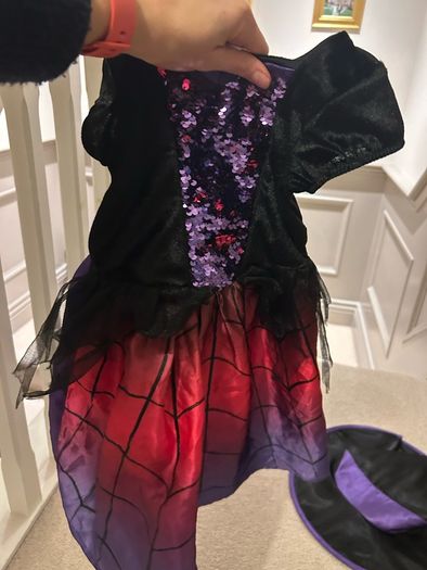 Witch costume Age 3