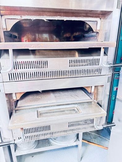 Pizza oven