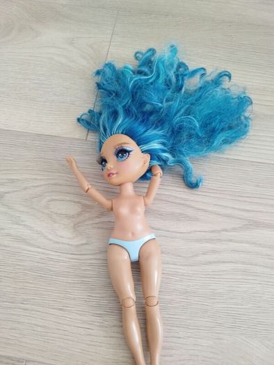 Dolls for sale  Rainbow and monster high