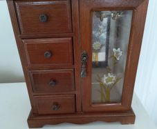 Jewellery box..Wooden Vintage