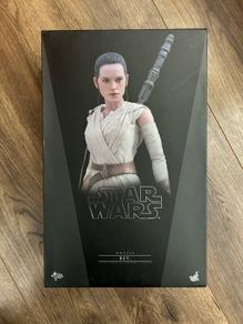 Hot Toys Star Wars Rey The Force Awakens