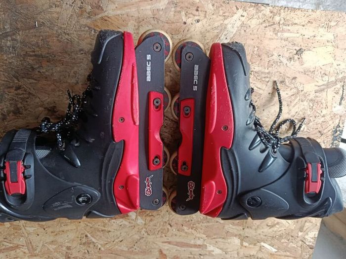 Vintage Cougar Black & Red Aggressive Inline Skates