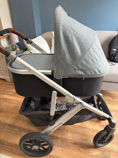 Uppababy Vista travel system
