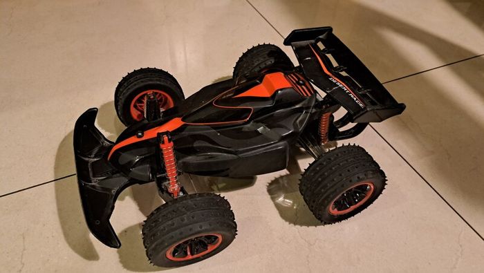 Desert Racer RC Buggy