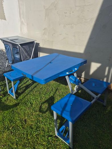 Folding Camping Picnic Table with 4 Seats Portable Suitcase Style