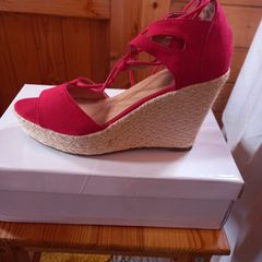 Beauty girls red wedges size 6