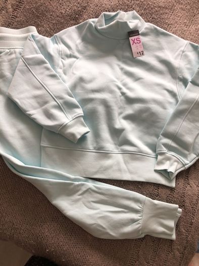 New with tags mint tracksuit size XS