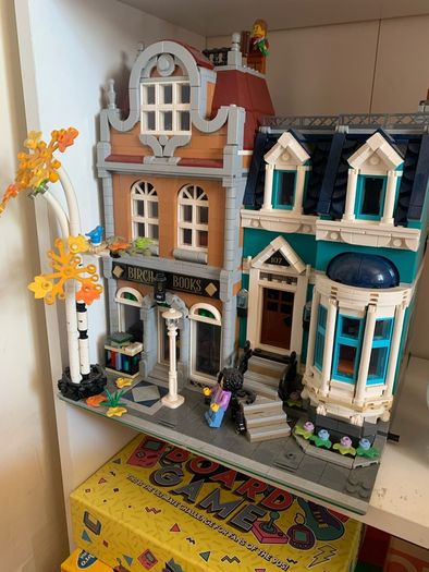 Lego Bookstore