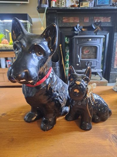 Vintage Scottish Terrier dog figurines