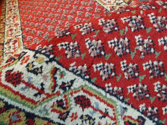 Superb P.ersian Sarough Rug 2.75m x 0.8m (H)