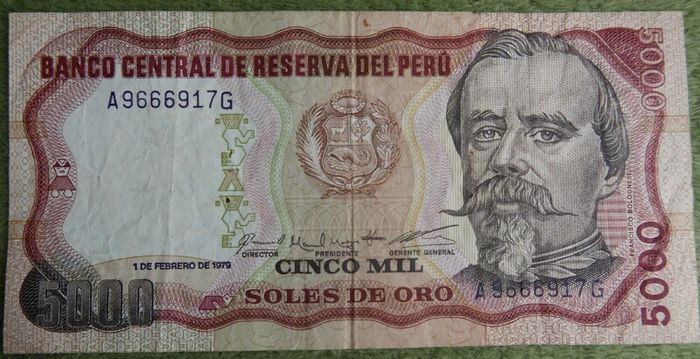 Variety of 10 Different Foreign Banknotes most of Peru