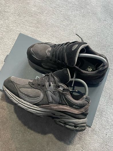 New balance 2002r