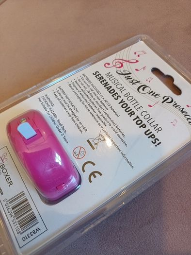 Muscial bottle collar
