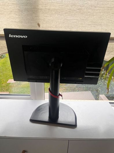 Lenovo Monitor 24"