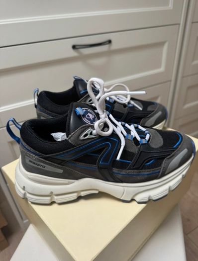 Axel Arigato Marathon R trial trainers