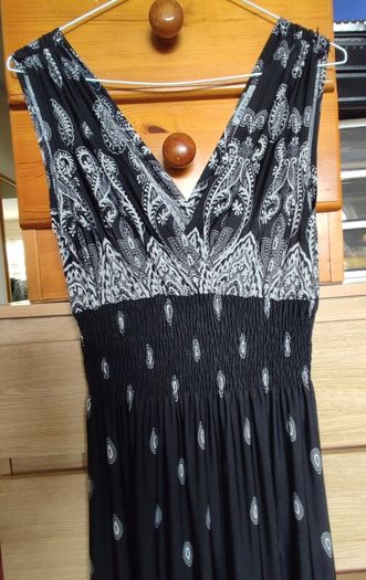 Size M/L (12-14) Maxi dress