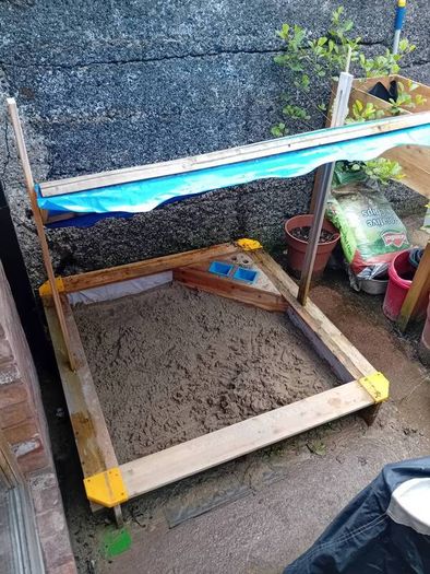 Back garden sand box with cover FREE