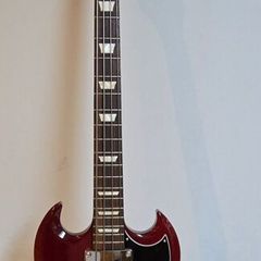 Gibson Bass Mint