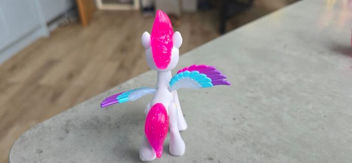 8 x Bundle, all different, Lot of New Generation Moulded 3 inch Figure Sparkle Glitter Hasbro Crystal Adventure MLP G5 My Little Pony