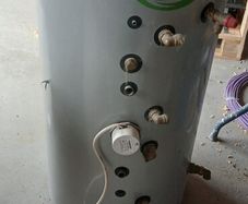 Hot water cylinder