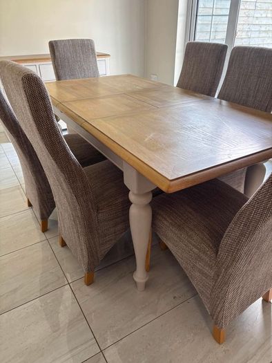 Kitchen Table & Chairs plus Side Unit