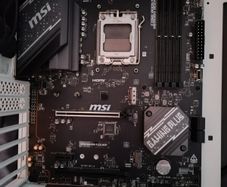 MSI B650 gaming plus wifi