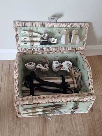 Picnic Basket Set