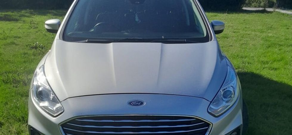Ford Galaxy (Titanium)