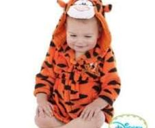 Tigger bathrobe 12/18