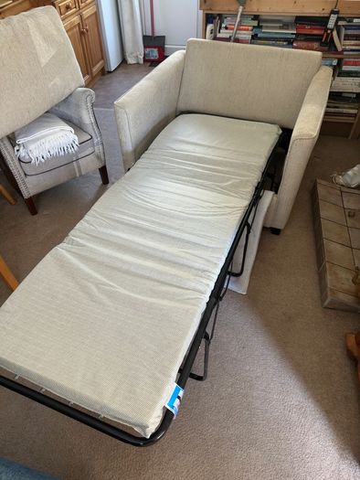 Armchair fold out bed