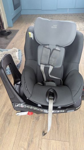 Britax Romer dualfix M I-size
