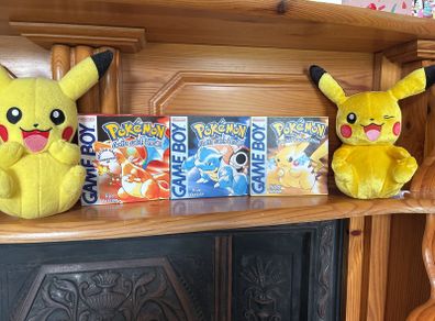 Pokemon Red/Blue/Yellow Mint/near mint bundle