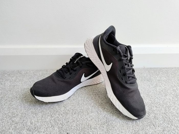 Woman's Nike Revolutuon Runners