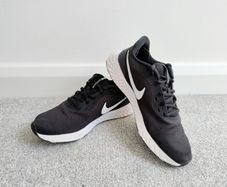 Woman's Nike Revolutuon Runners