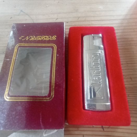 Marlboro lighter